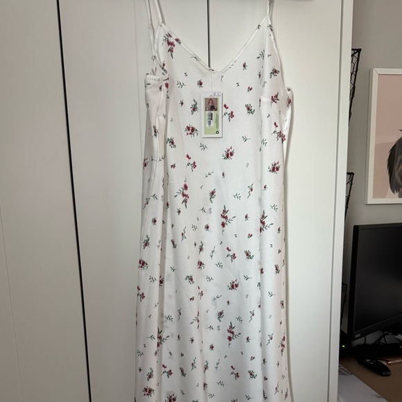 NWT Carolyn Donnelly for Dunnes Stores Ireland long nightgown. - Picture 1 of 6